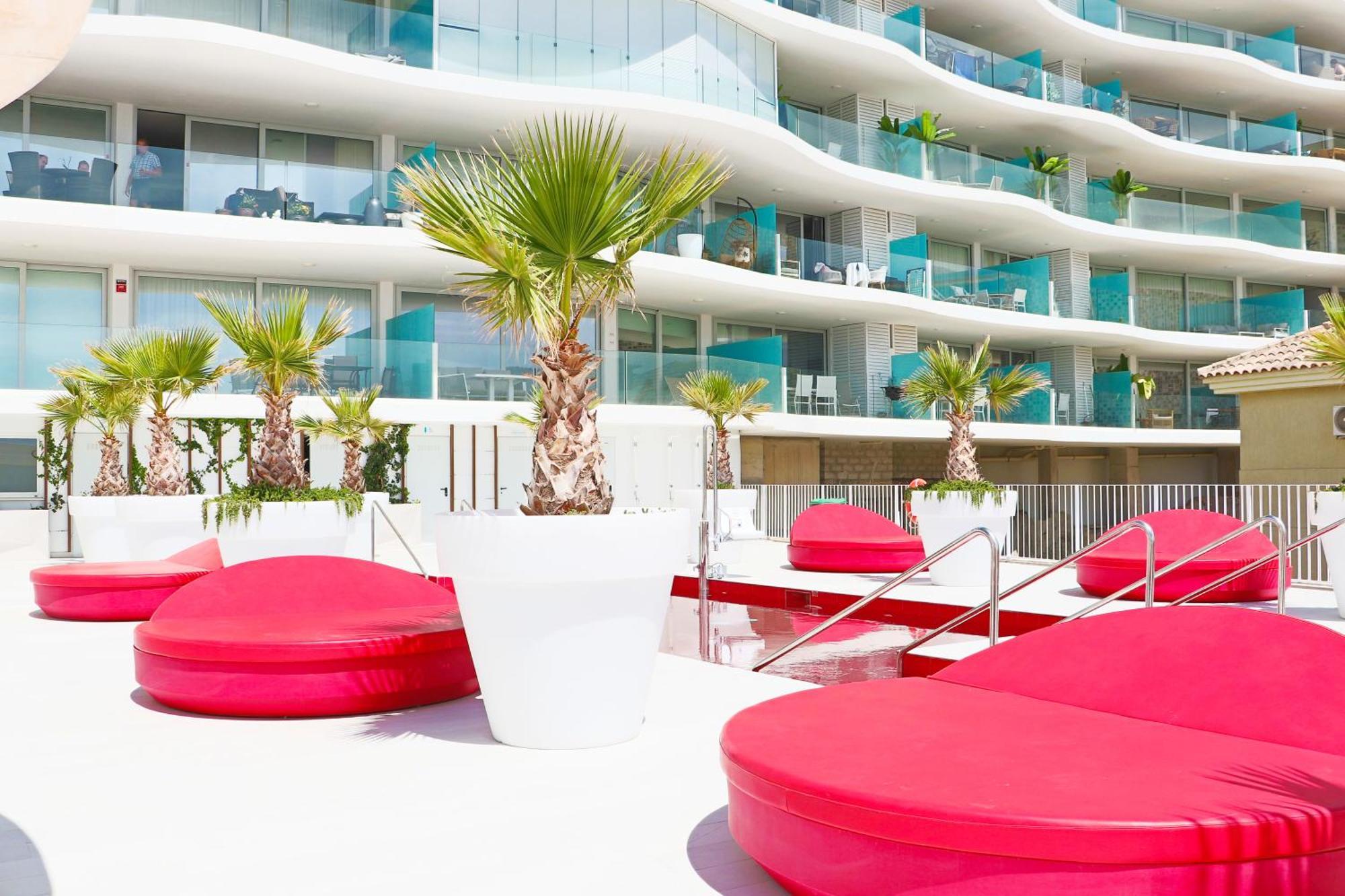 Fantastic Apartment In The Wave Just Steps From Carvajal Beach - Pool And Free Parking Фуэнхирола Экстерьер фото